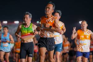 BIB: 22831
                            <button type="button" onclick="openModal(22852689)" class="btn btn-primary btn-sm float-right btn-popup" data-toggle="modal" data-target=".modal-high-quality">
                        <i class="fas fa-shopping-cart"></i> Add to Cart
                    </button>
                                            <button type="button" onclick="isThisMe(22852689, true)" class="btn btn-success btn-sm float-right btn-popup btn-isme hidden" data-toggle="tooltip" data-placement="bottom" title="นี่คือรูปของคุณใช่ไหม คลิกที่นี่เพื่อเอาเข้าอัลบั้ม">
                        <i class="fas fa-plus"></i> Add to album
                    </button>
                    <button type="button" onclick="isThisMe(22852689, false)" class="btn btn-warning btn-sm float-right btn-popup btn-isnotme hidden">
                        <i class="fas fa-ban"></i> Remove from album
                    </button>